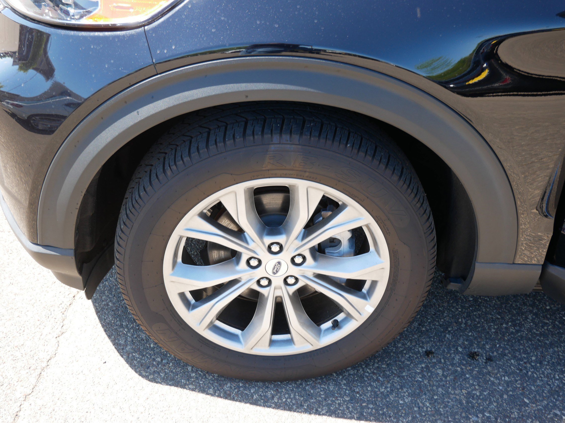 Certified 2023 Ford Explorer Limited AWD/4WD image 15