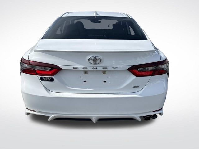 Used 2024 Toyota Camry SE image 4
