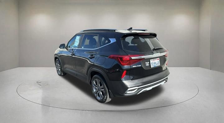 Used 2023 Kia Seltos S w/ Navigation Package image 3