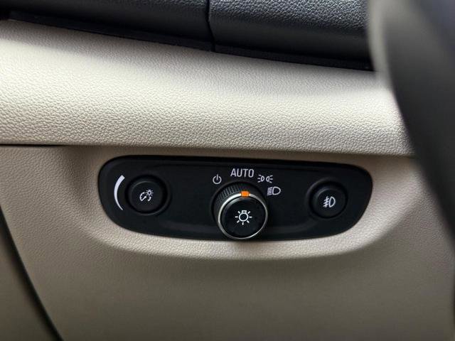 Used 2018 Buick Regal Essence w/ Driver Confidence Package #1 AWD/4WD image 21