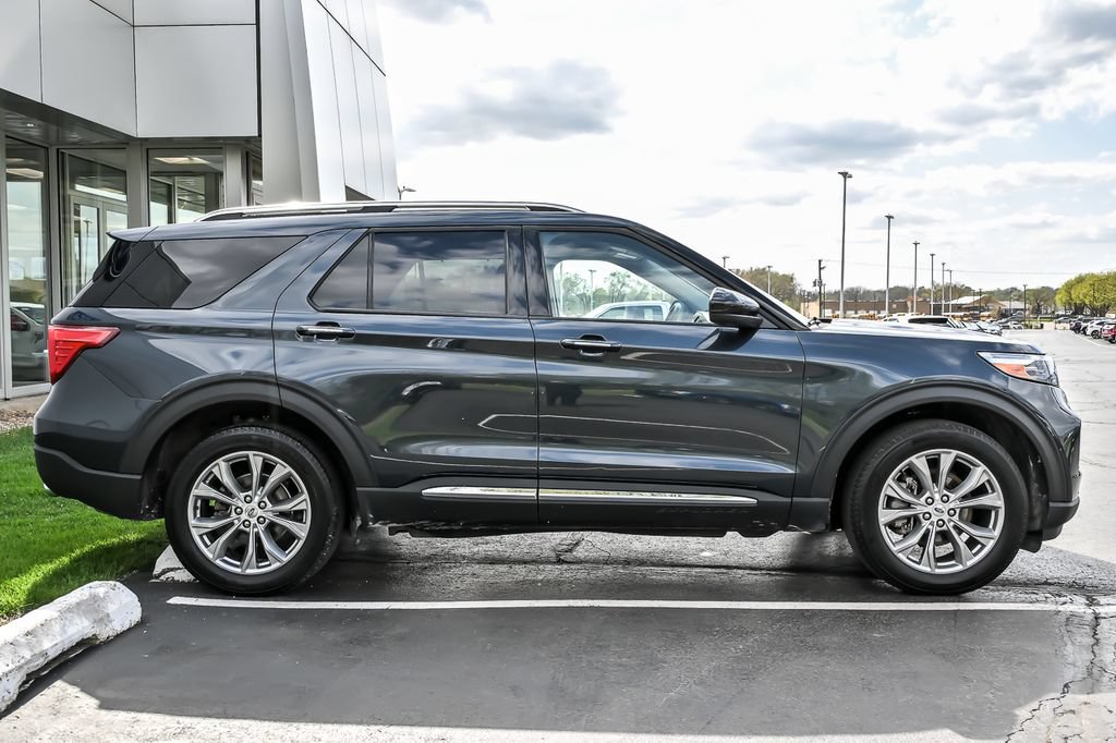 Certified 2023 Ford Explorer Limited AWD/4WD image 11