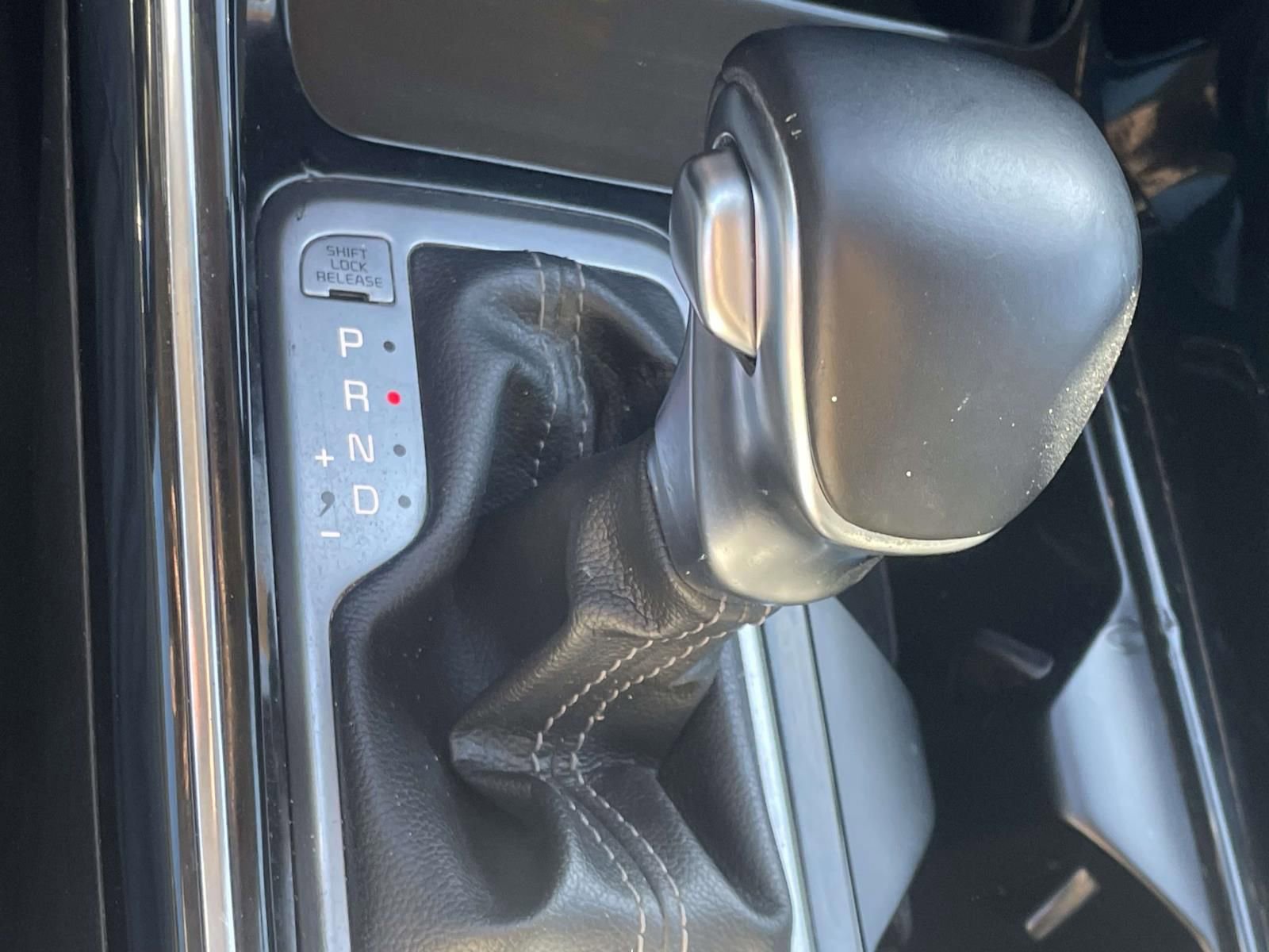 Used 2023 Kia Sorento SX image 23