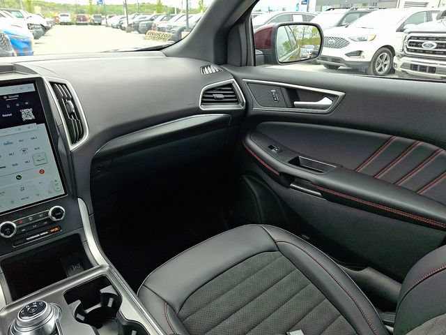 Certified 2024 Ford Edge ST-Line AWD/4WD image 23