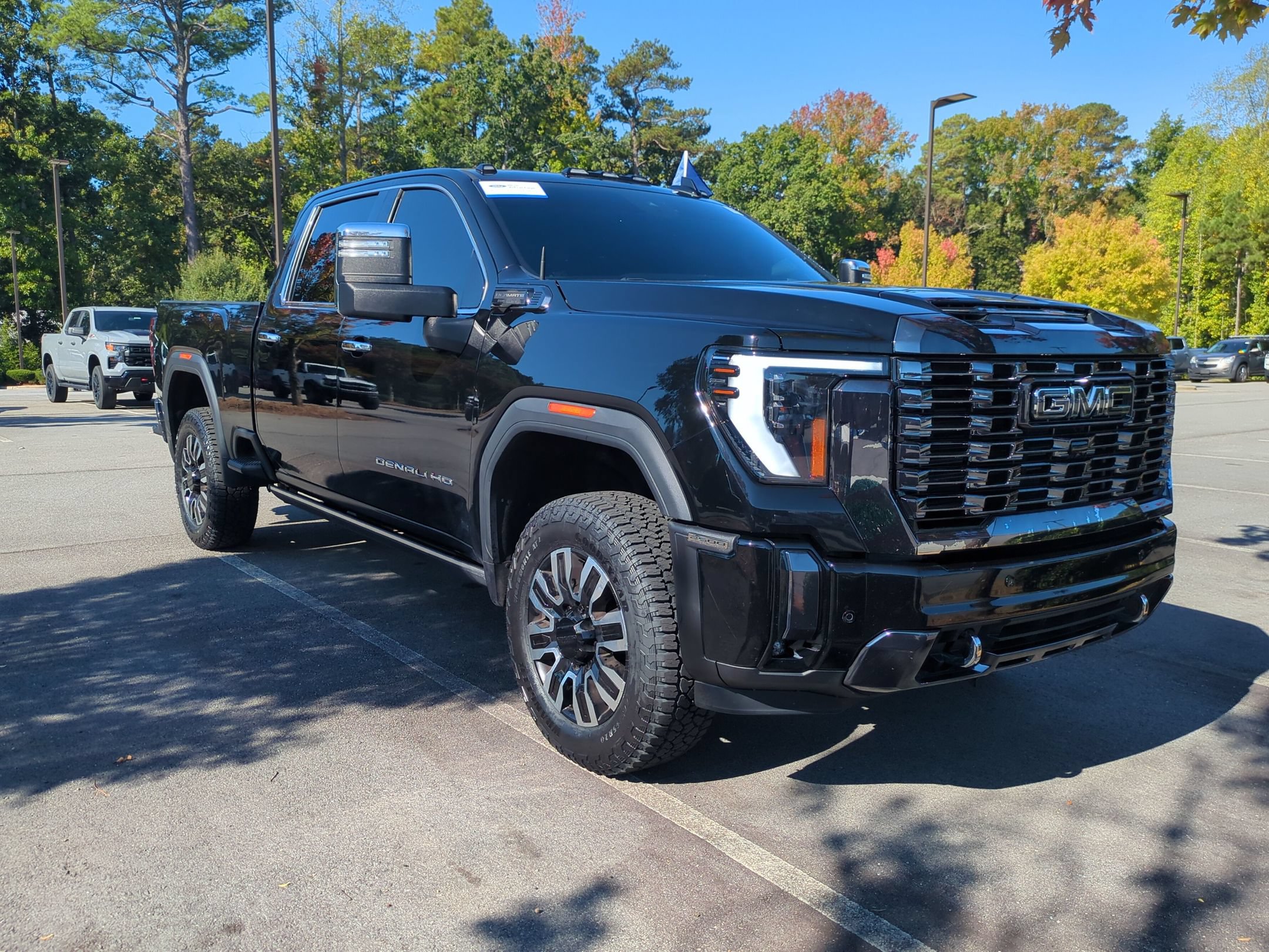 Used 2024 GMC Sierra 2500 Denali Ultimate AWD/4WD image 2