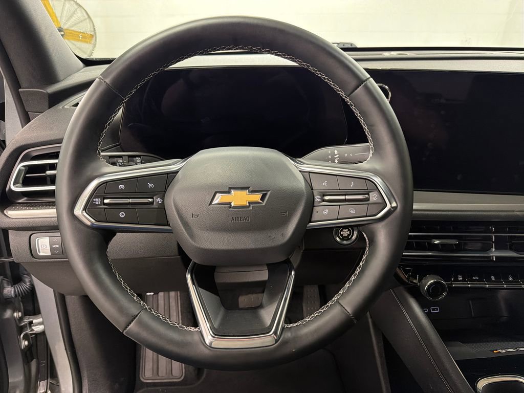 Used 2026 Chevrolet Traverse LT FWD image 18