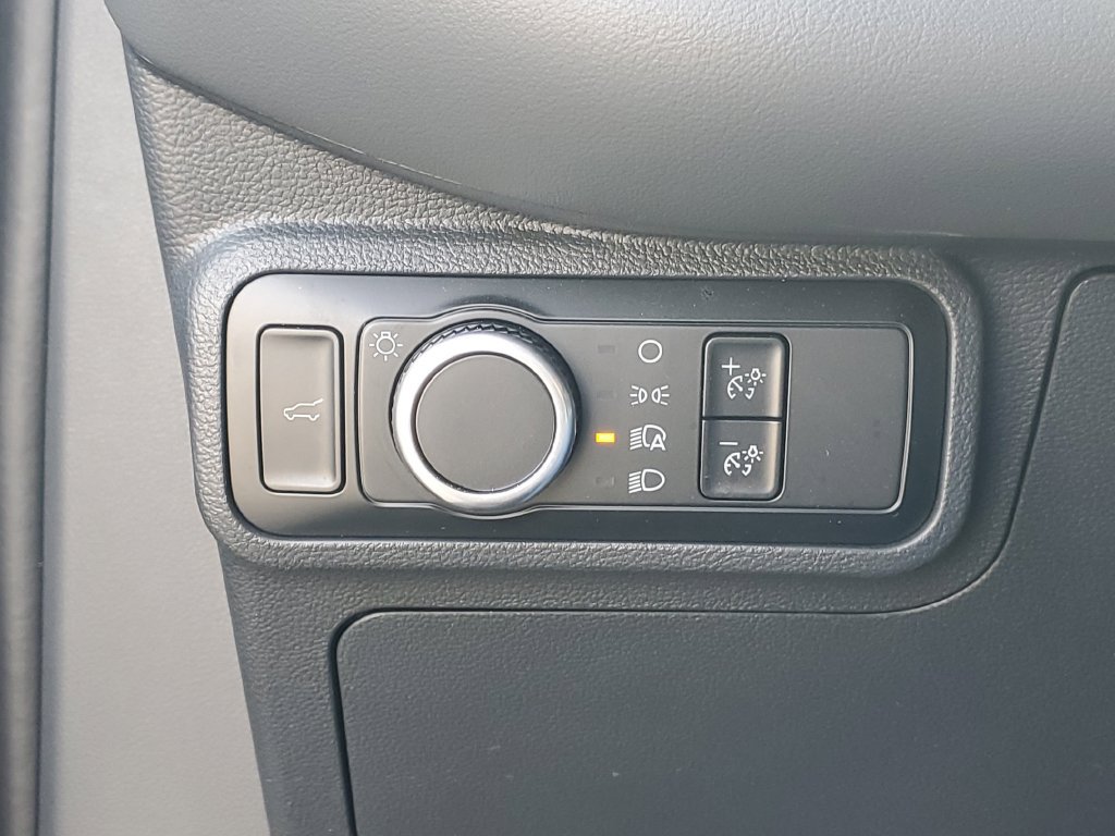 Certified 2025 Ford Explorer Active AWD/4WD image 23