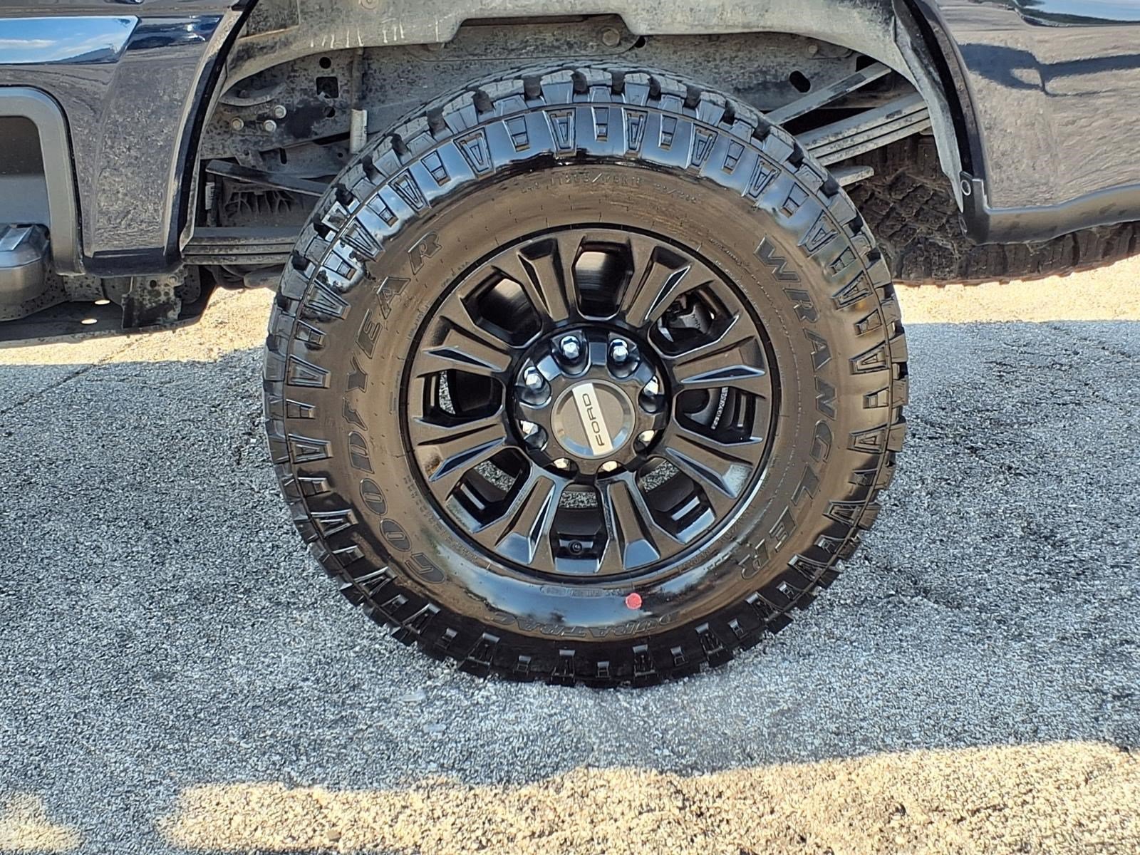 Certified 2024 Ford F250 Platinum w/ Tremor Off-Road Package AWD/4WD image 9