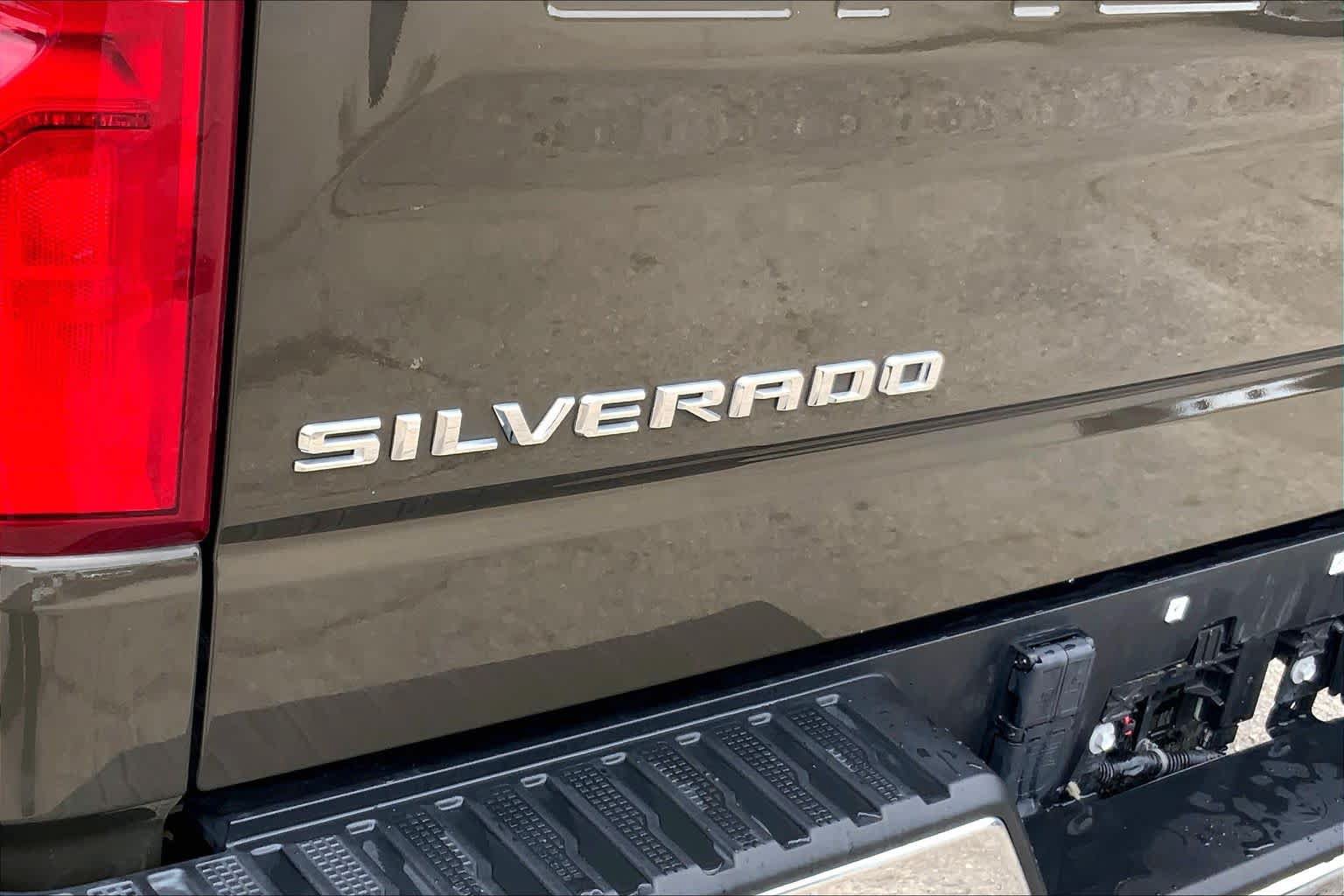 Used 2023 Chevrolet Silverado 1500 LTZ AWD/4WD image 10