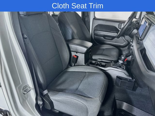 Used 2024 Jeep Gladiator Sport AWD/4WD image 17