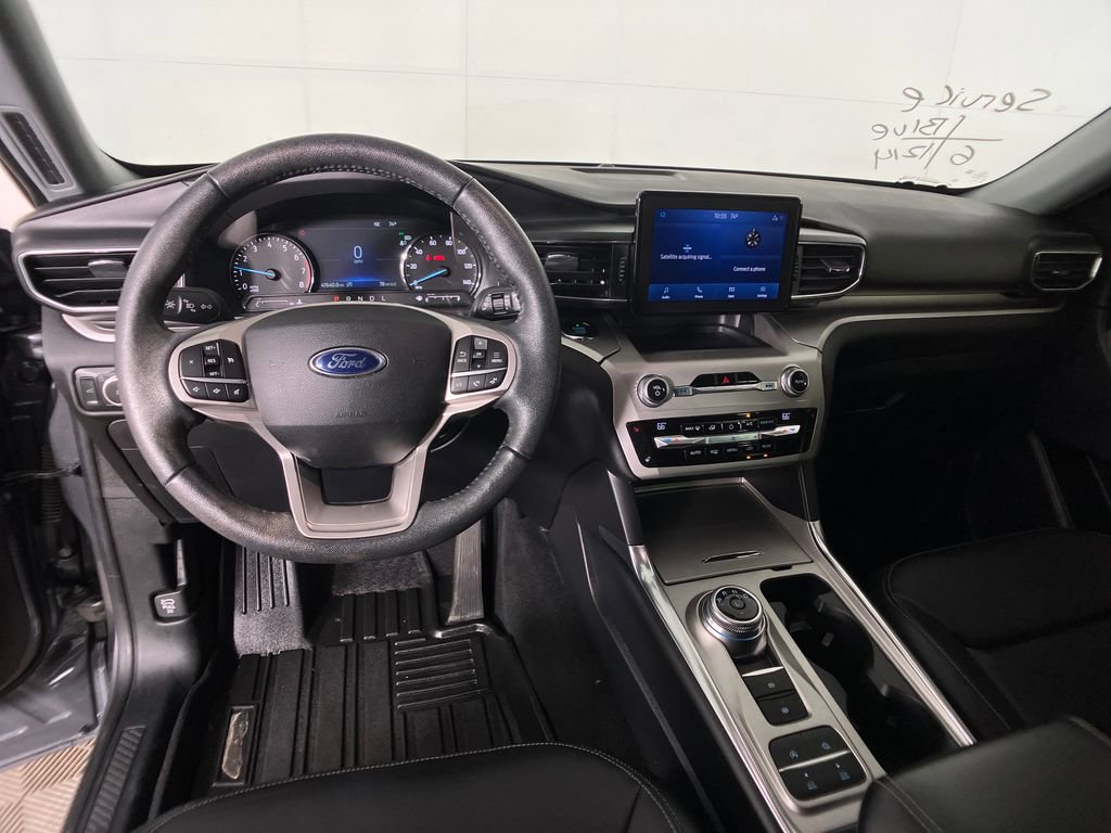 Certified 2021 Ford Explorer XLT w/ Equipment Group 202A image 8
