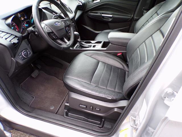 Certified 2018 Ford Escape SE w/ SE Sport Appearance Package image 16
