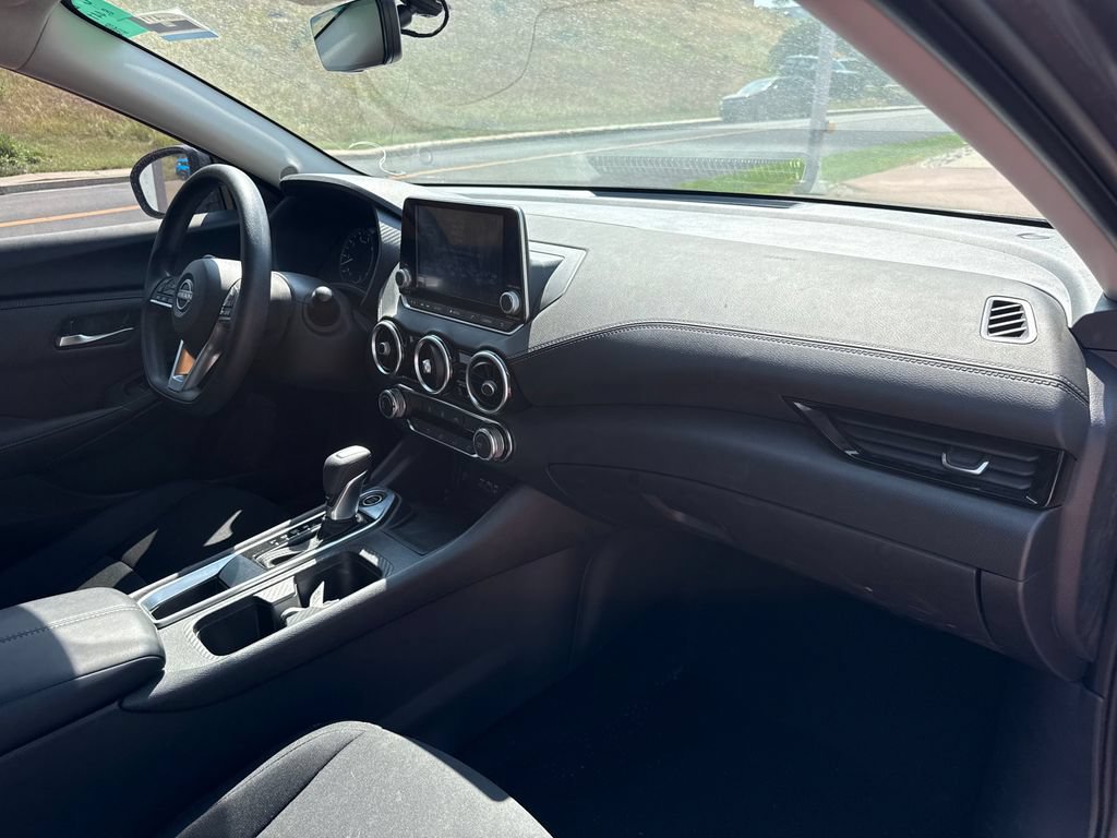 Used 2024 Nissan Sentra SV w/ Lighting Package FWD image 31