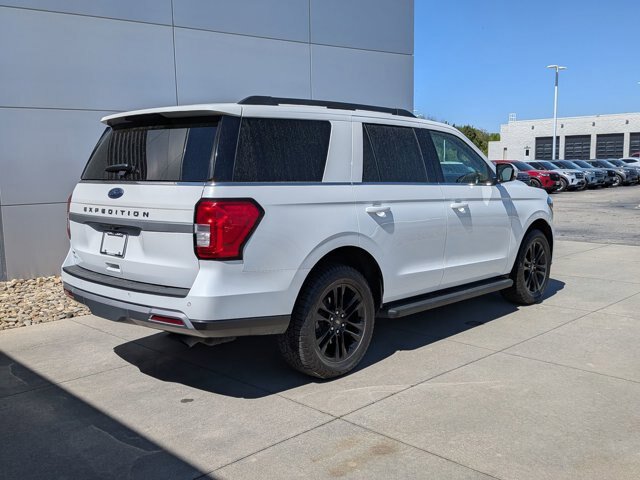 Certified 2024 Ford Expedition XLT RWD image 4