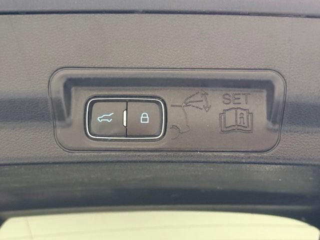 Certified 2021 Ford Explorer Limited w/ Equipment Group 301A AWD/4WD image 43