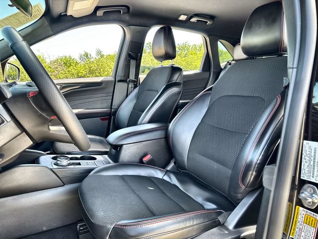 Certified 2025 Ford Escape ST-Line Select AWD/4WD image 11