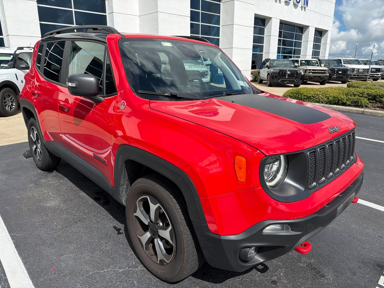 Used 2019 Jeep Renegade Trailhawk w/ UConnect 8.4 Nav Group