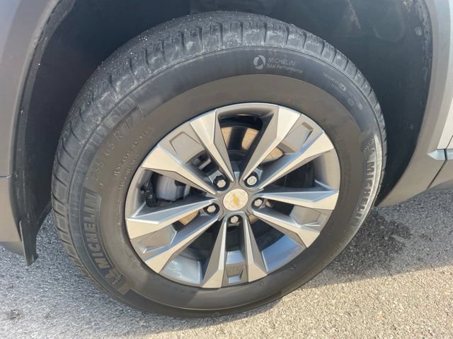 Used 2025 Chevrolet Equinox LT w/ Convenience Package II AWD/4WD image 4