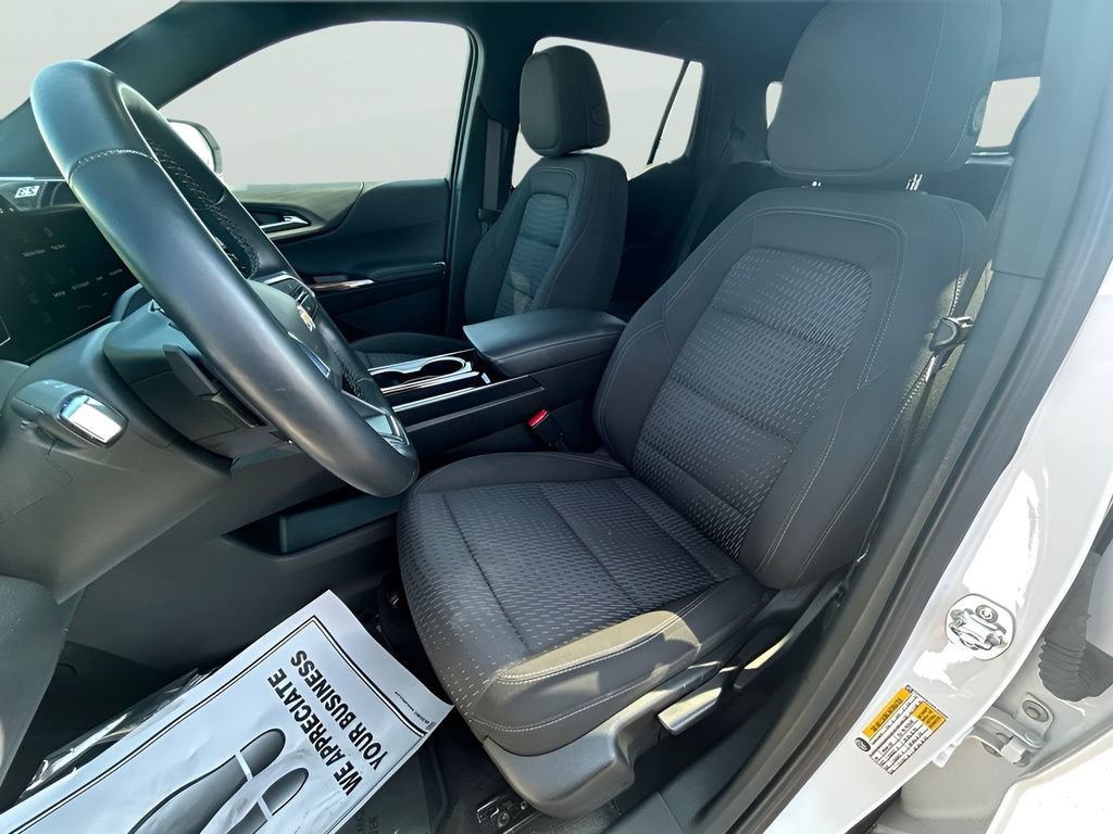 Used 2025 Chevrolet Equinox LT FWD image 11