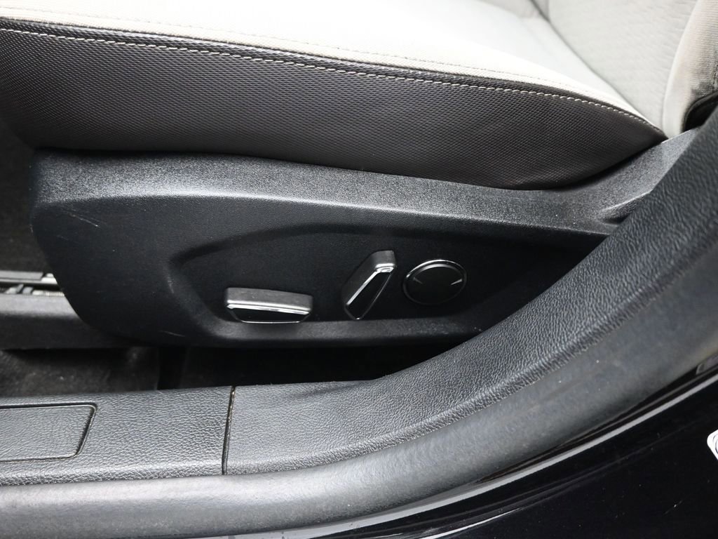 Certified 2020 Ford Fusion SE w/ Equipment Group 151A image 38