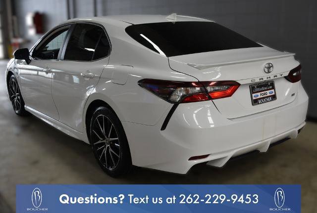 Used 2021 Toyota Camry SE image 3