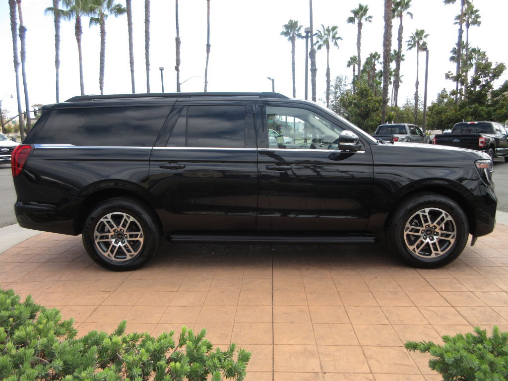 Certified 2025 Ford Expedition Max Active RWD image 5