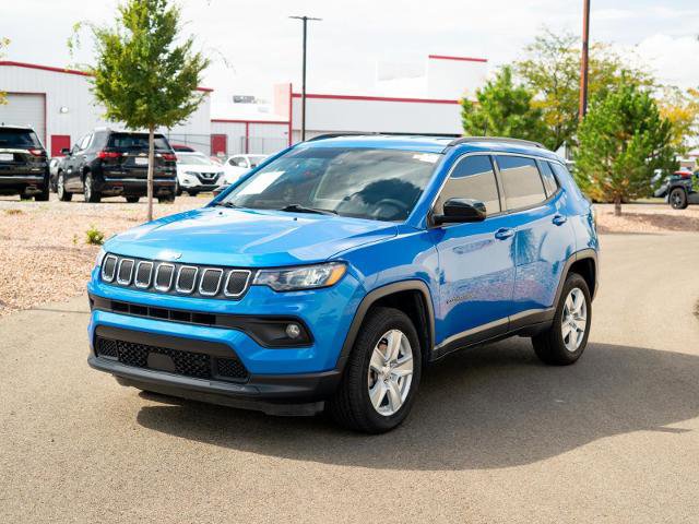 Used 2022 Jeep Compass Latitude image 2