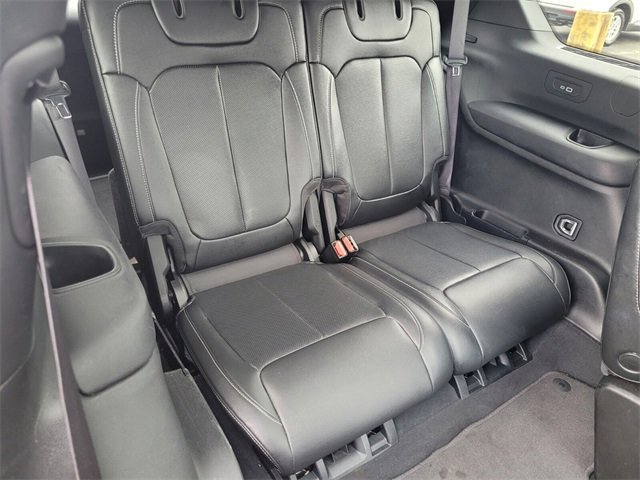 Used 2024 Jeep Grand Cherokee L Limited w/ Luxury Tech Group II image 16