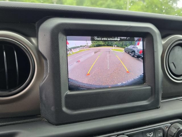 Used 2023 Jeep Wrangler Unlimited w/ Cold Weather Group AWD/4WD image 24