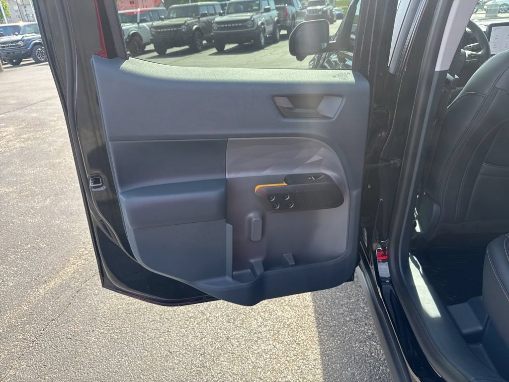Certified 2025 Ford Maverick Tremor AWD/4WD image 30