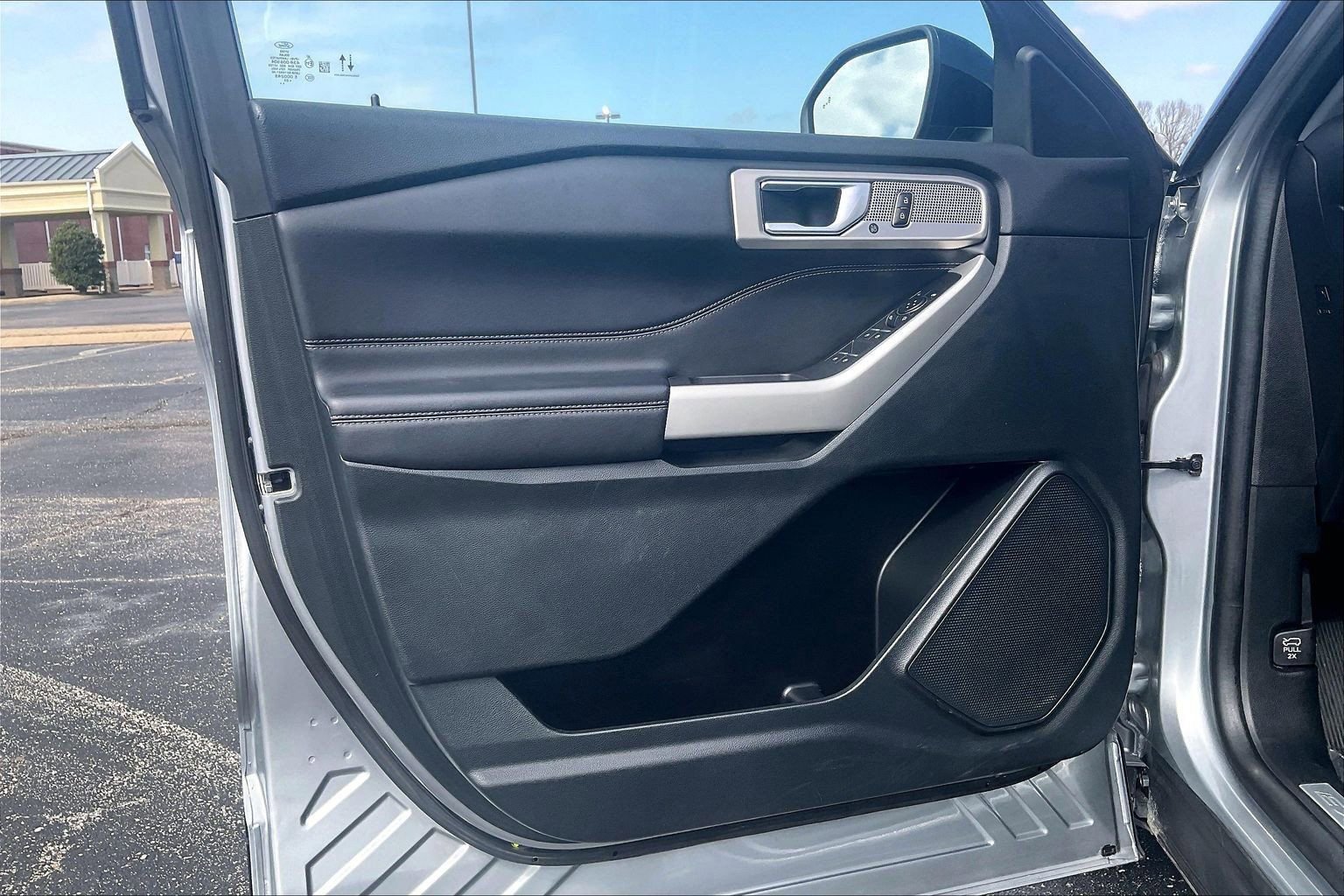 Certified 2023 Ford Explorer Limited image 18