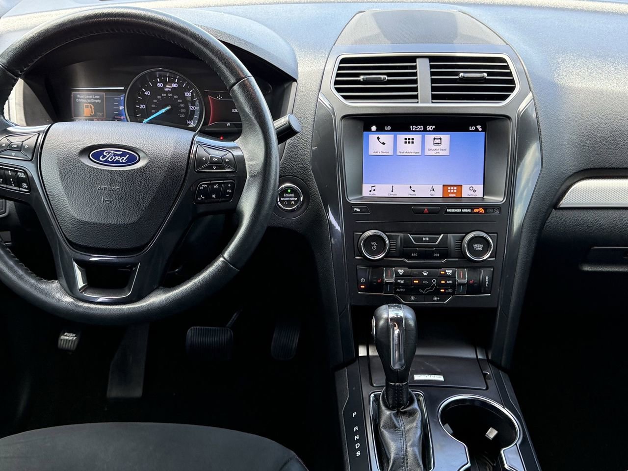 Certified 2019 Ford Explorer XLT w/ Equipment Group 202A FWD image 10