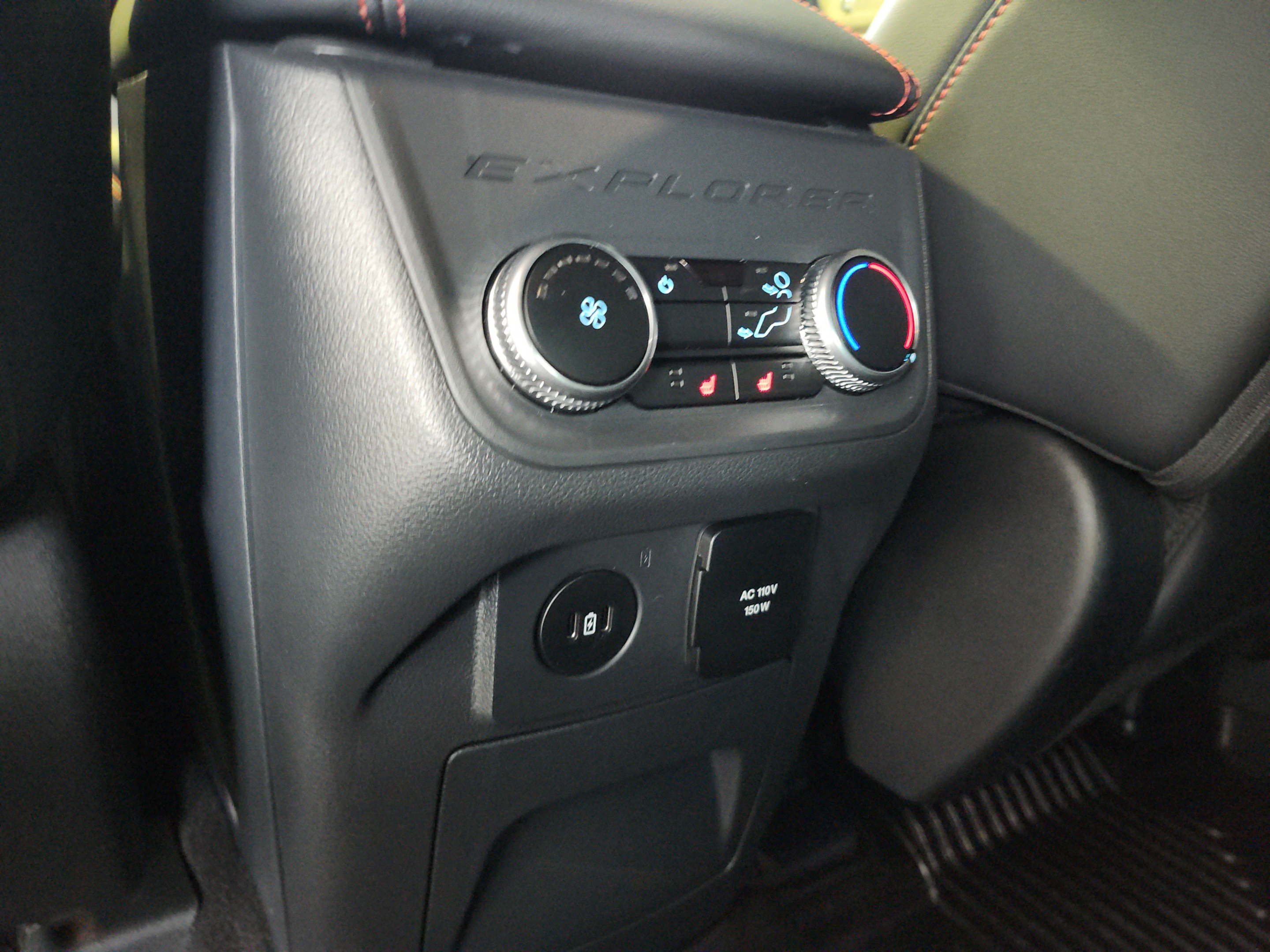 Certified 2025 Ford Explorer ST-Line w/ Premium Package RWD image 18