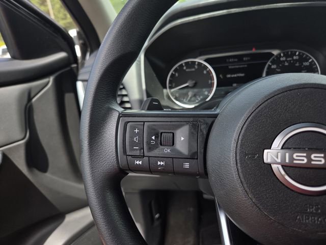 Used 2024 Nissan Rogue S image 22