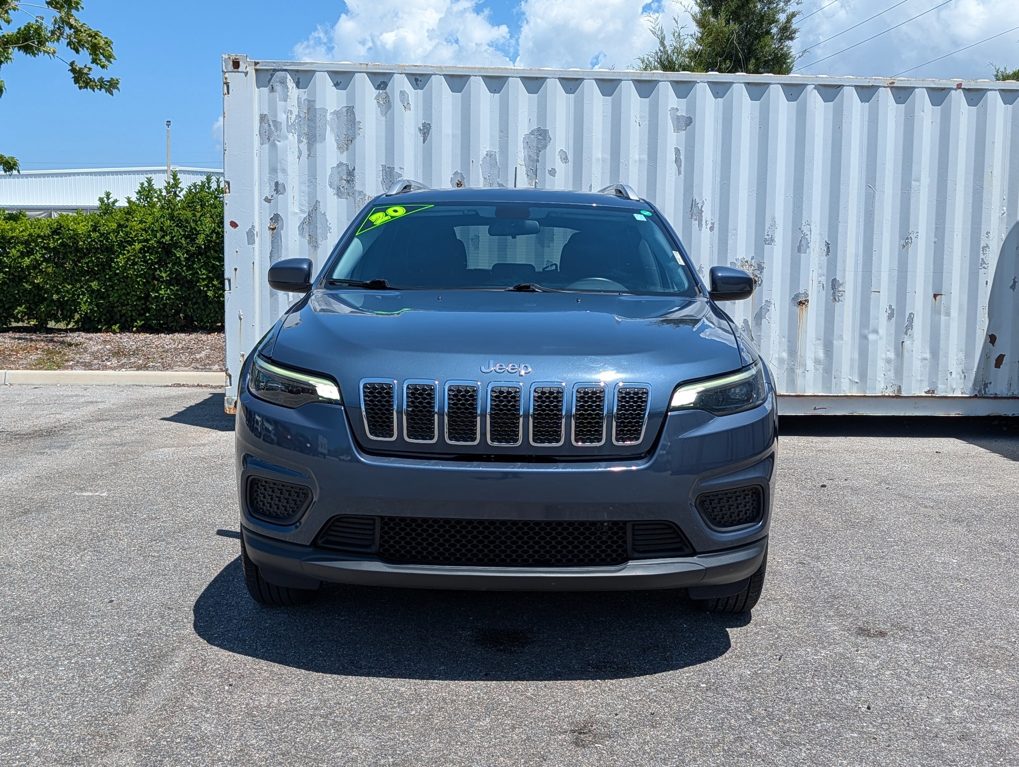 Used 2020 Jeep Cherokee Latitude w/ Cold Weather Group AWD/4WD image 8