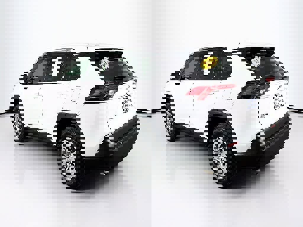 Used 2023 Toyota RAV4 LE image 4