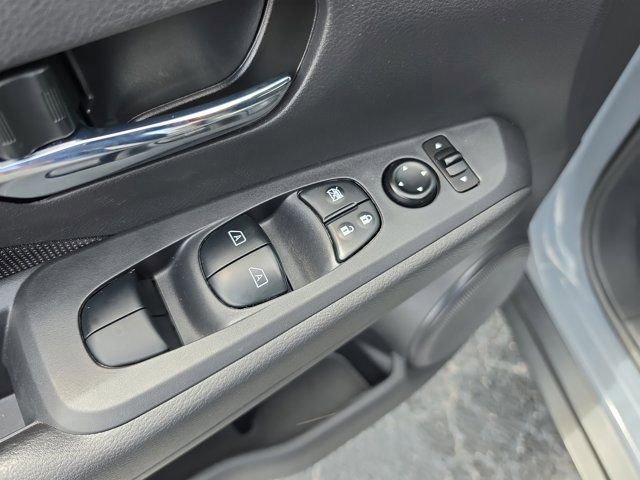 Used 2023 Nissan Kicks SV image 17