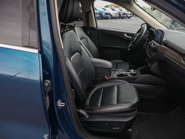 Certified 2020 Ford Escape Titanium w/ Titanium Premium Package 2.0 AWD/4WD image 26