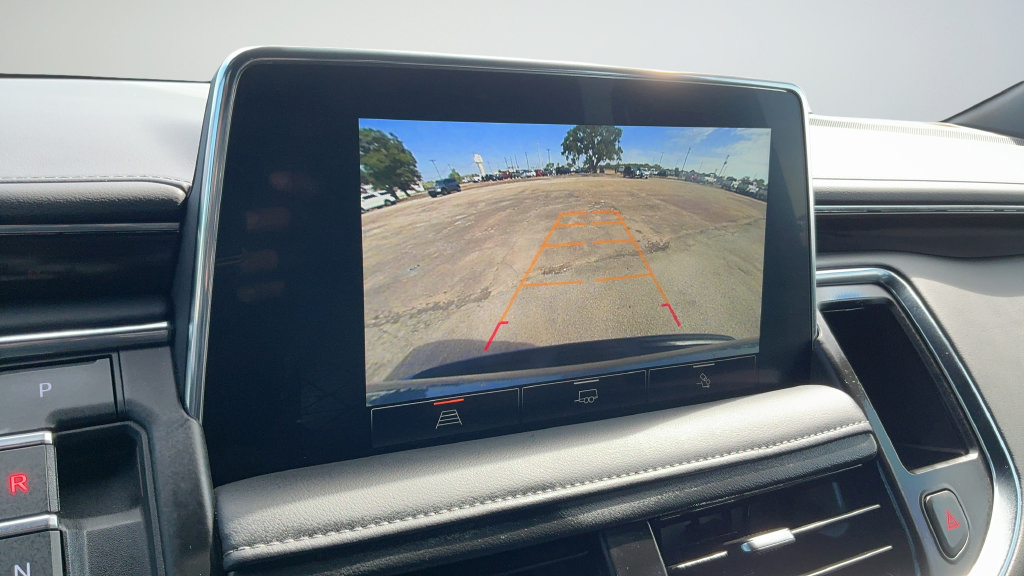 Used 2023 GMC Yukon XL SLE w/ Gmc Pro Safety Plus Package RWD image 12