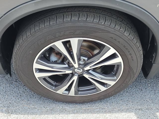 Used 2017 Nissan Rogue SL w/ SL Premium Package FWD image 11