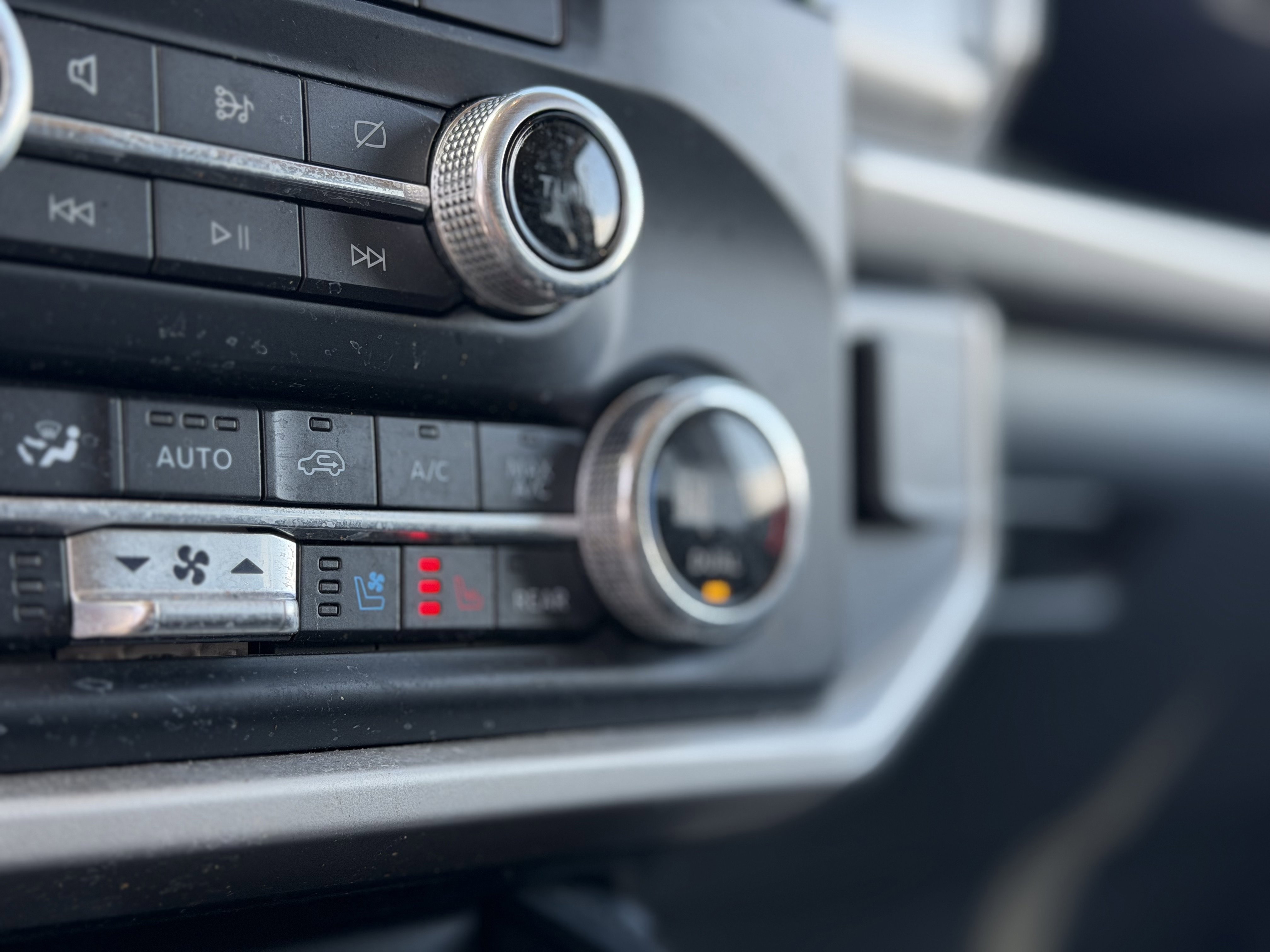 Certified 2022 Ford Expedition Max XLT image 3