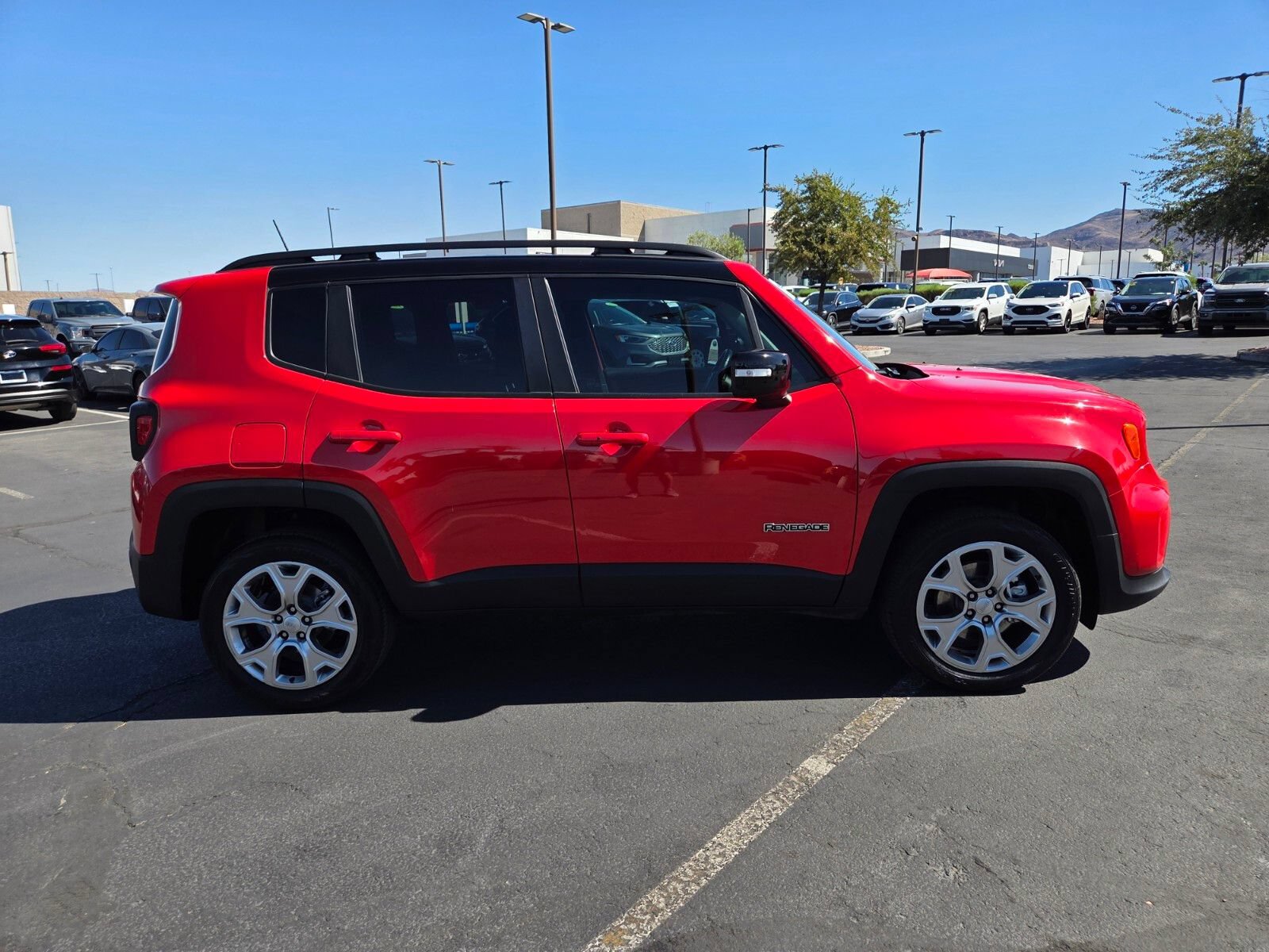 Used 2023 Jeep Renegade Limited w/ Sun/Sound Group AWD/4WD image 7