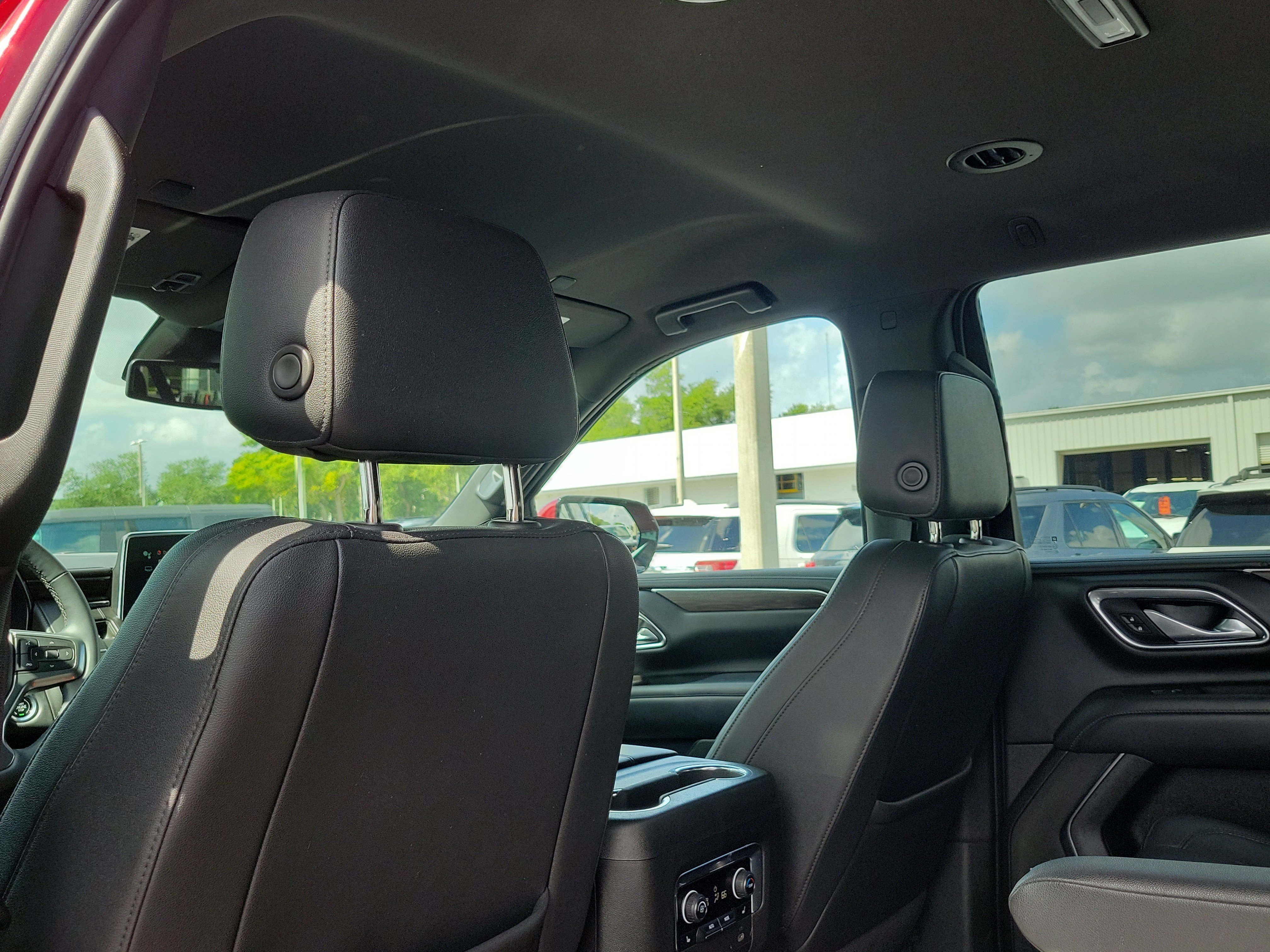 Used 2023 Chevrolet Tahoe LT w/ Luxury Package RWD image 15
