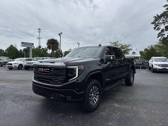 Used 2023 GMC Sierra 1500 AT4 w/ AT4 Premium Package AWD/4WD image 3