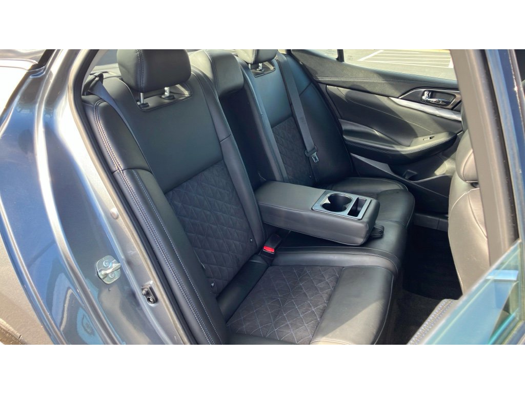 Used 2018 Nissan Maxima SR image 35
