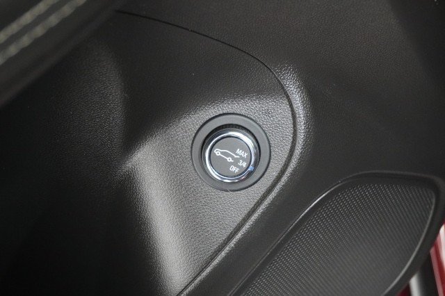 Used 2023 Buick Encore GX Select w/ Sport Touring Package FWD image 16
