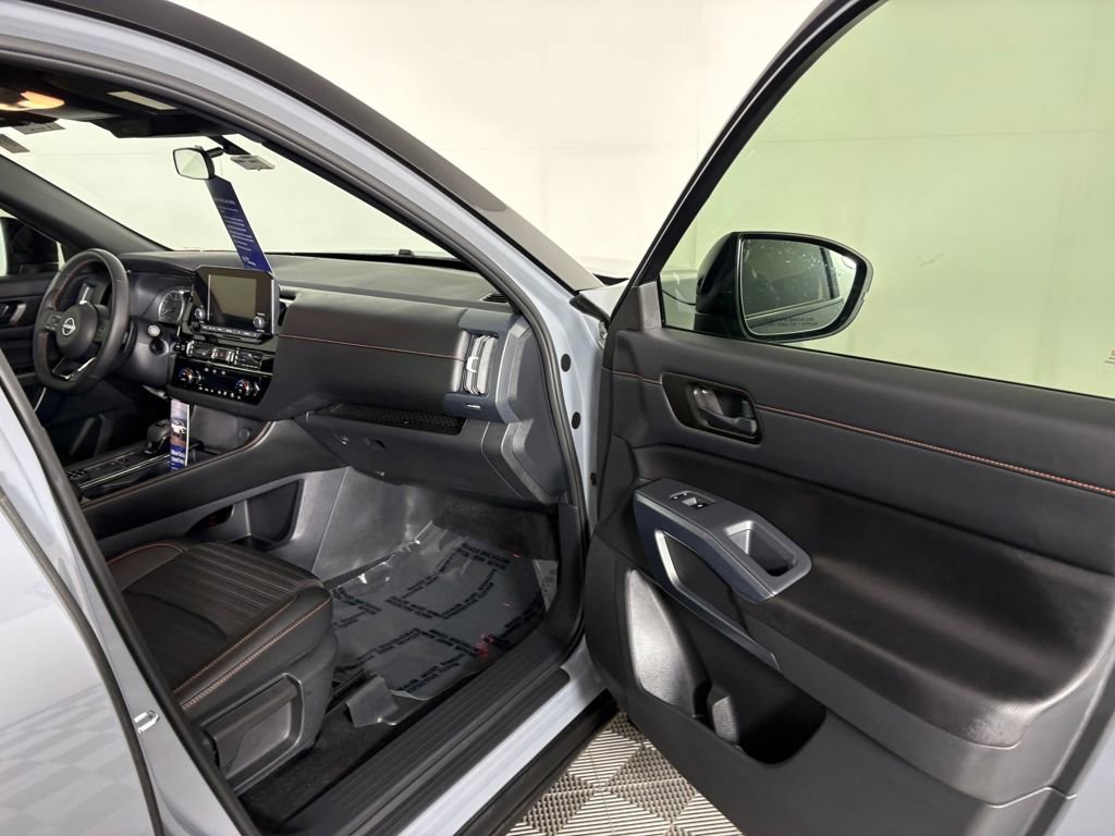 Used 2025 Nissan Pathfinder Rock Creek image 38