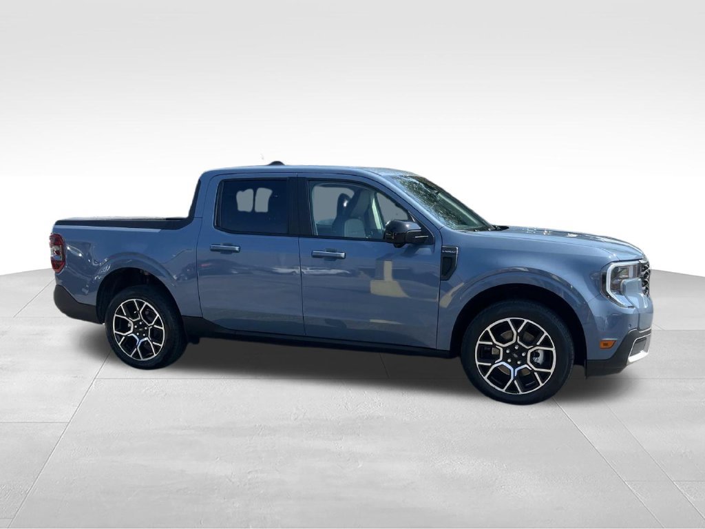 Certified 2025 Ford Maverick Lariat w/ 4K Tow Package AWD/4WD image 2
