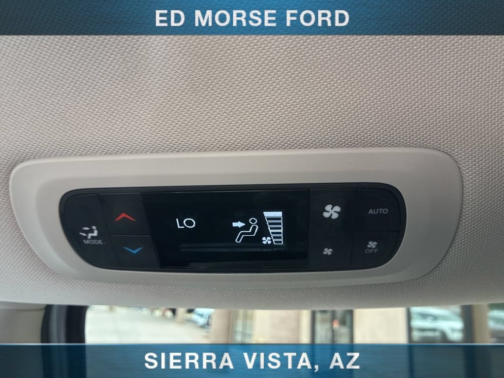 Used 2024 Chrysler Pacifica Touring-L FWD image 21