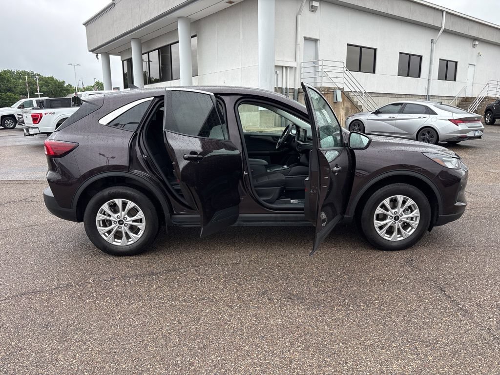 Certified 2023 Ford Escape Active w/ Tech Pack #1 AWD/4WD image 8