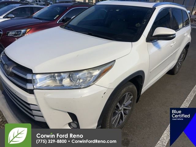 Used 2018 Toyota Highlander XLE w/ Protection Package #3 AWD/4WD image 4